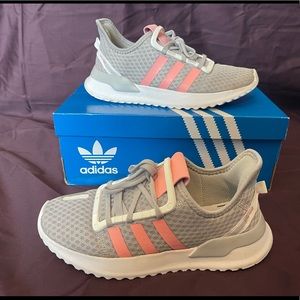 Adidas U Path Run C size 2 1/2 kids